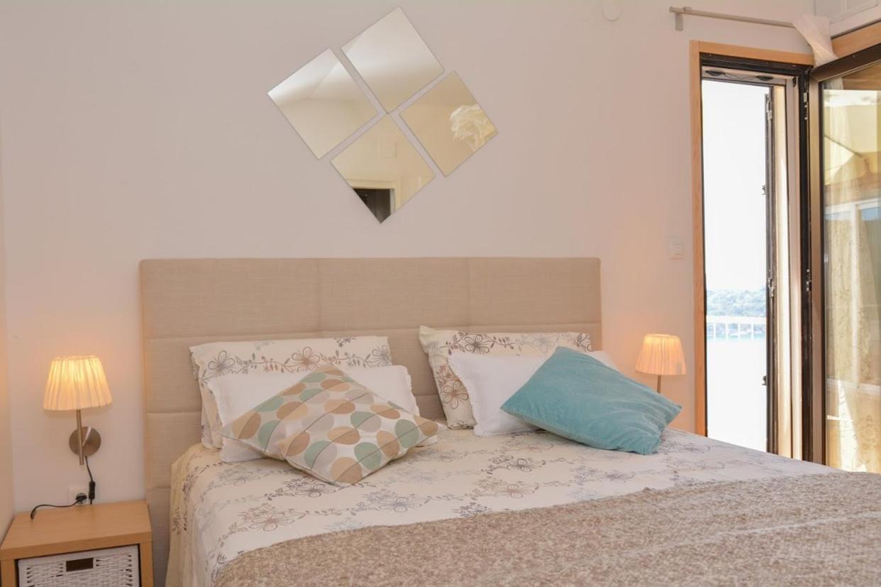 Apartment And Room Sveti Jakov Dubrovnik Kültér fotó