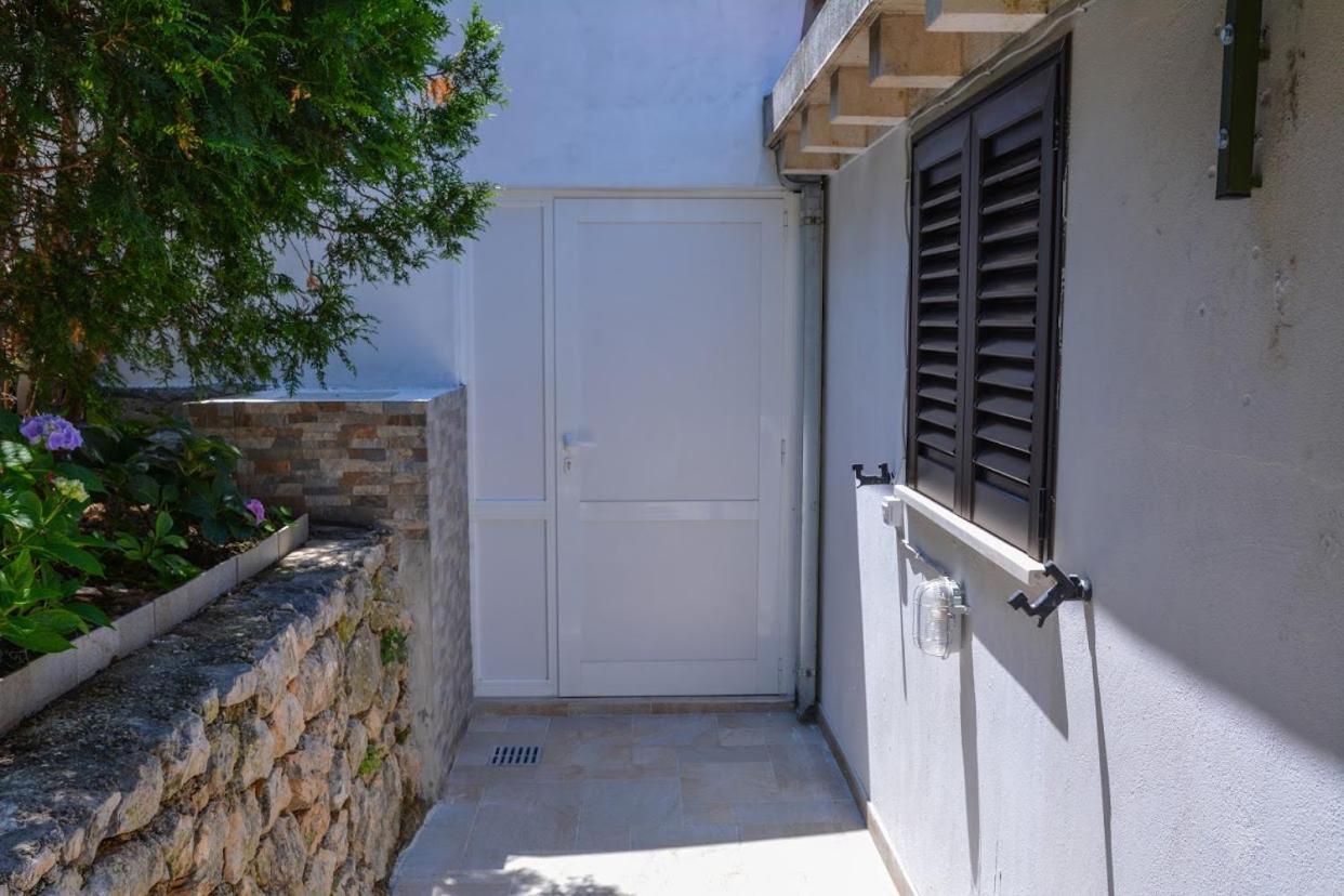Apartment And Room Sveti Jakov Dubrovnik Kültér fotó